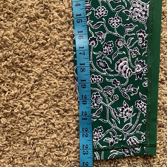 Athleta Legings Green With Flowers Side Pockets Women’s Size M - Picture 7 of 11